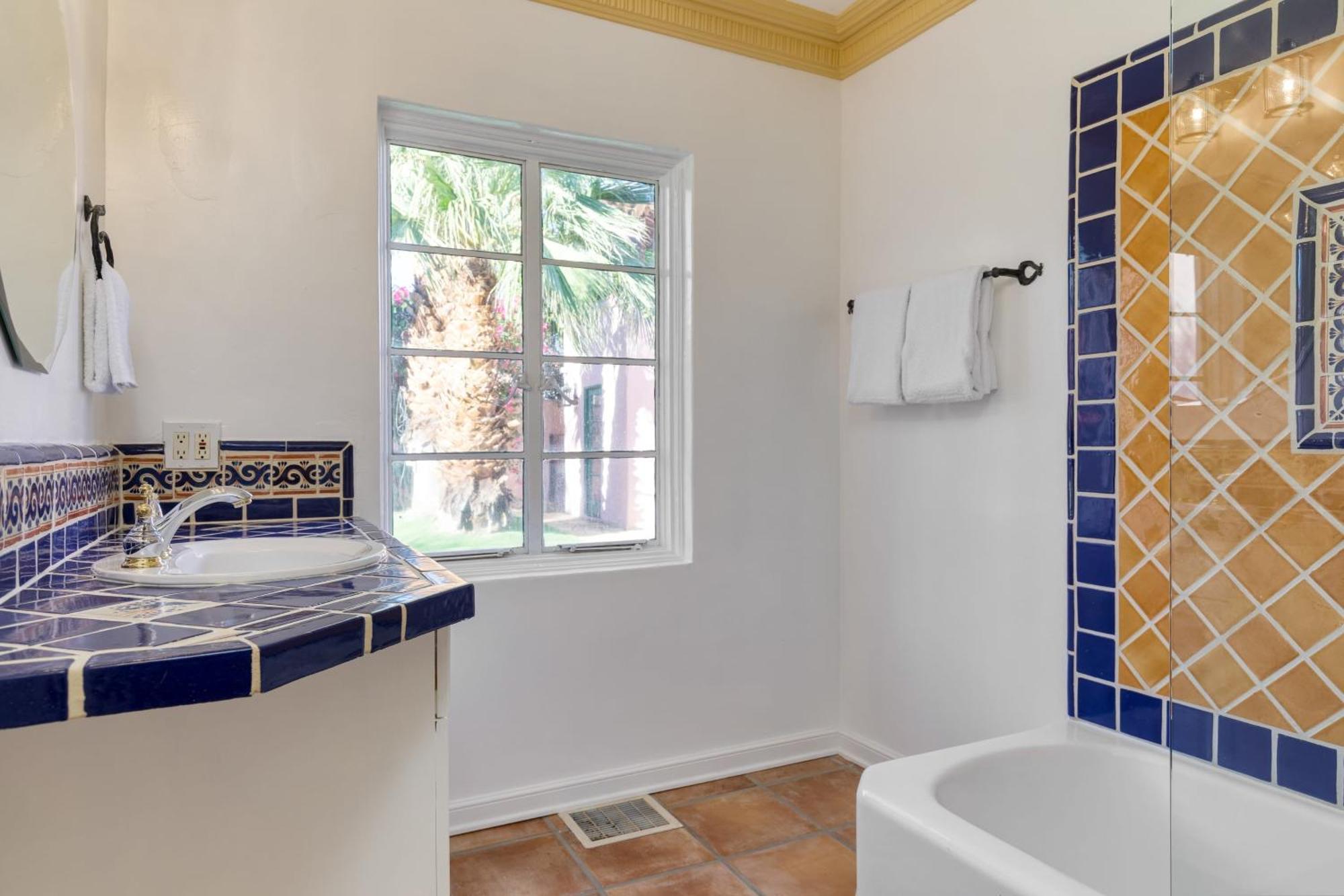 Casa Del Colibri' By Avantstay Luxe Estate W Pickle Ball Court パーム・スプリングス エクステリア 写真